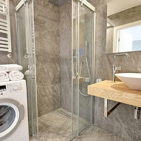 Pier 72 Premium Apartman *