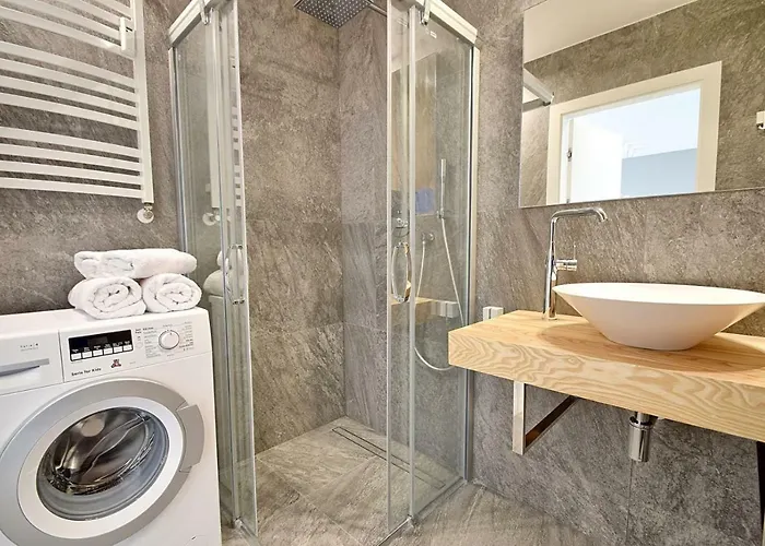 Pier 72 Premium Apartment *